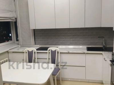 3-бөлмелі пәтер, 130 м², 6/20 қабат ай сайын, Аль Фараби 21, бағасы: 700 000 〒 в Алматы, Медеуский р-н