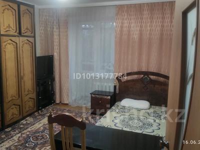 1-бөлмелі пәтер · 40 м² · 4/5 қабат, Кенесары 17 — Центр поселка, бағасы: 15 000 ₸ в Бурабае