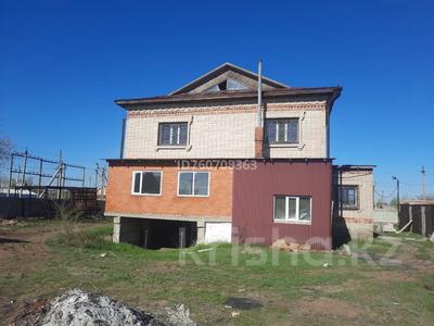 Продажа домов и дачи в Павлодарской обл.: Отдельный дом · 9 комнат · 398 м² · 32 сот., Абдикова — В Кенжеколе за 42 млн 〒 Отдельный дом · 9 комнат · 398 м² · 32 сот., Абдикова — В Кенжеколе за 42 млн 〒 в Павлодаре