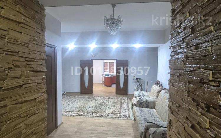 4-бөлмелі пәтер · 234 м² · 2/5 қабат, 13-й мкр 21, бағасы: 100 млн ₸ в Актау — фото 2