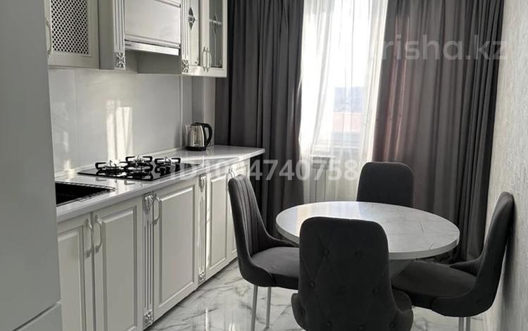 4-бөлмелі пәтер · 96 м² · 8/9 қабат, Айбергенова 1Г, бағасы: 400 000 ₸ в Шымкенте, Аль-Фарабийский р-н — фото 17