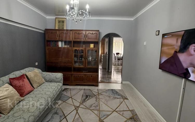 3-комнатная квартира · 85 м² · 3/9 этаж, мкр Самал-1 — Достык - Жолдасбекова за 380 000 ₸ в Алматы, Медеуский р-н — фото 2
