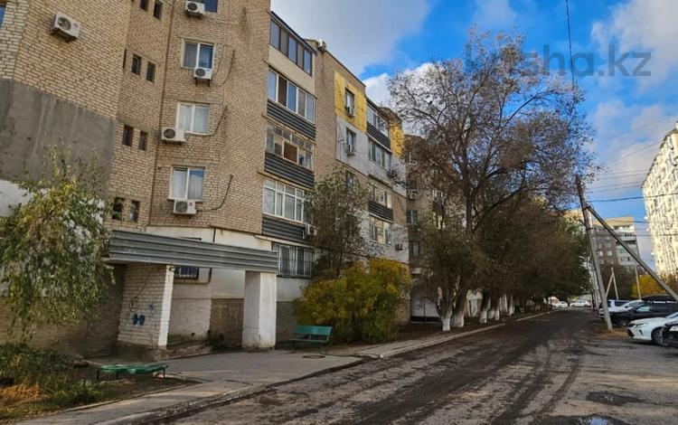 3-бөлмелі пәтер · 80 м² · 2/5 қабат, Сатпаева 5А, бағасы: 250 000 ₸ в Атырау — фото 17