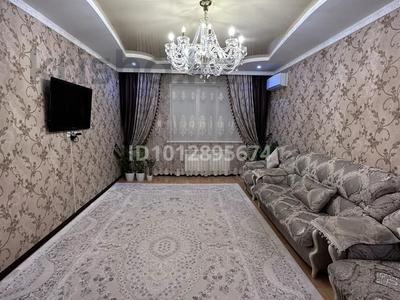 2-комнатная квартира · 98 м² · 5/5 этаж, мкр. Алтын орда, Тауелсиздик 5/2 — за гипермаркетом «Дина» за 35 млн ₸ в Актобе