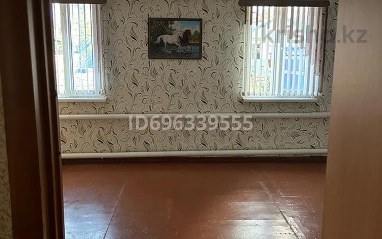 Отдельный дом · 4 комнаты · 100 м² · 5 сот., мкр. Зачаганск пгт 5 за 90 000 ₸ в Уральске — фото 2