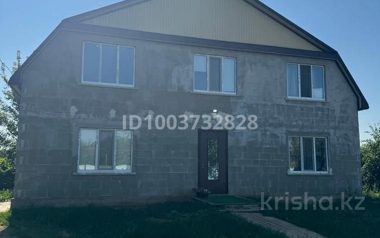 Отдельный дом · 5 комнат · 240 м² · 11 сот., Вагонник 56 за 31 млн 〒 в Уральске — фото 2