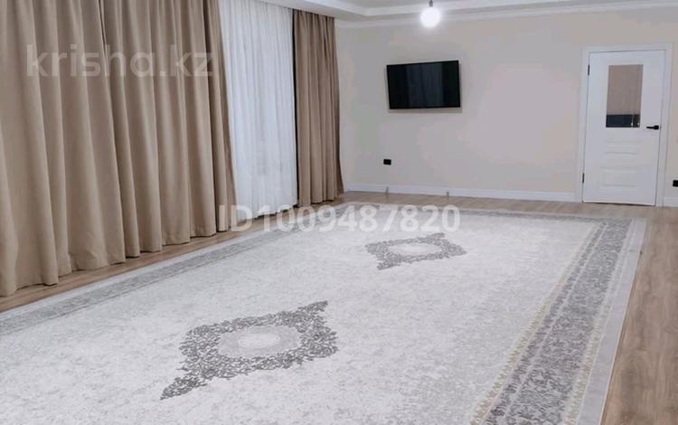 3-комнатная квартира · 130 м² · 1 этаж, мкр Айгерим-2 20 за 300 000 ₸ в Алматы, Алатауский р-н — фото 2