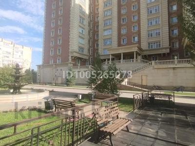 2-комнатная квартира · 86 м², Старый город, Алии Молдагуловой 44 — Санкибай батыра за 45 млн 〒 в Актобе