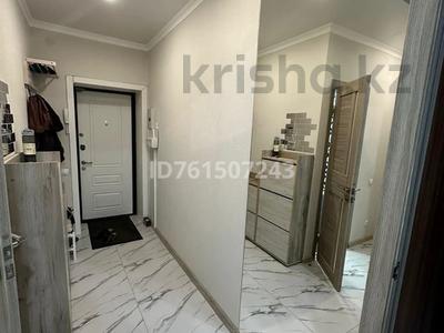 Аренда квартир в Астане: 3-комнатная квартира · 90 м² · 2/9 этаж · помесячно, Кайрат Рыскулбеков 7 за 320 000 〒 3-комнатная квартира · 90 м² · 2/9 этаж · помесячно, Кайрат Рыскулбеков 7 за 320 000 〒 в Астане, Алматы р-н