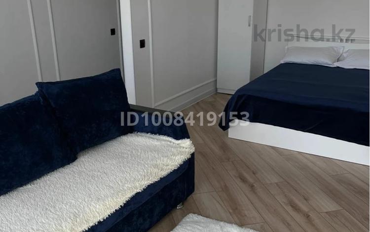1-бөлмелі пәтер · 40 м² · 2/5 қабат, Жаңа қала ш/а., Бухар жырау 56, бағасы: 10 000 ₸ в Караганде, Казыбек би р-н — фото 2