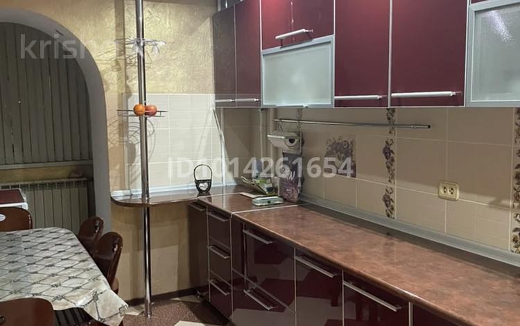 3-комнатная квартира · 70 м² · 4/9 этаж, мкр 8 — Пр. А.Молдагуловой за 30 млн ₸ в Актобе — фото 2
