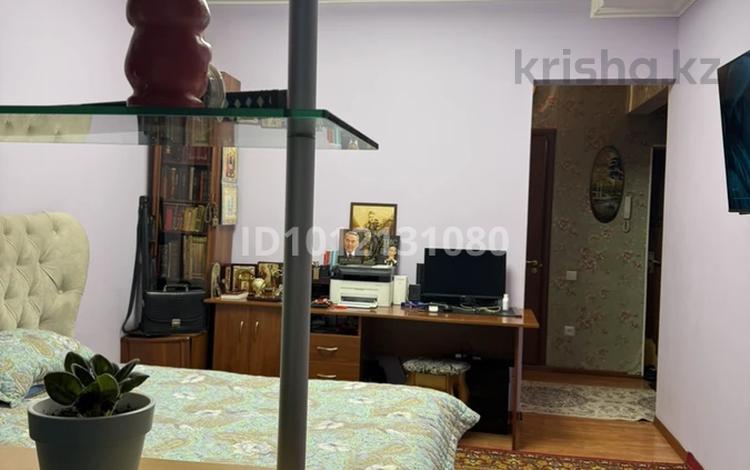 1-комнатная квартира · 35 м² · 2/5 этаж, ул. Ораза Жандосова 35 за 250 000 〒 в Алматы, Бостандыкский р-н — фото 2