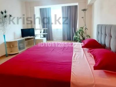 1-комнатная квартира · 50 м² · 3/7 этаж, Аблай хана 74 за 15 000 〒 в Алматы, Алмалинский р-н