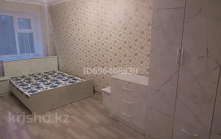 2-бөлмелі пәтер, 60 м², 2/3 қабат, Гагарина 5 — Рядом стадион, бағасы: 9 млн 〒 в Акколе — фото 2