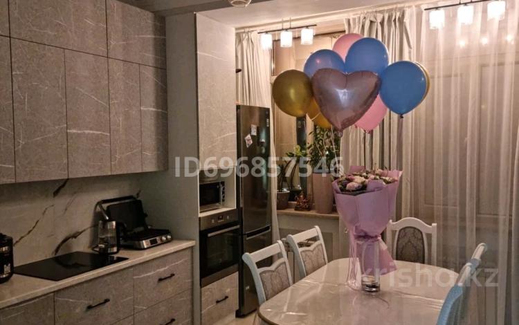 2-комнатная квартира · 77 м² · 14/16 этаж, 17-й мкр 32/1 за 350 000 ₸ в Актау — фото 2