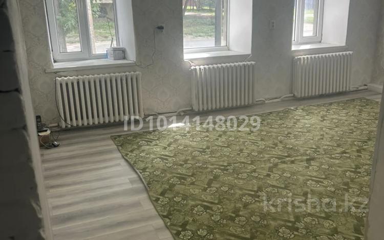 Отдельный дом · 4 комнаты · 56 м² · 4 сот., Даулеткерей 63 — Хамида чурина за 150 000 ₸ в Уральске — фото 2