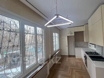3-бөлмелі пәтер · 106 м² · 2/2 қабат, Жамбыла 97 — Амангельды, бағасы: 79.7 млн ₸ в Алматы, Алмалинский р-н