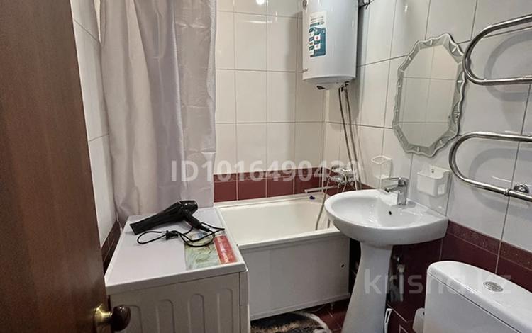 2-комнатная квартира · 47 м² · 1/5 этаж, Майкудук, 2 квартал 18 за 180 000 ₸ в Караганде, Алихана Бокейханова р-н — фото 2