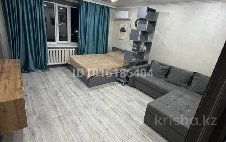 1-комнатная квартира · 34.2 м² · 6/9 этаж, мкр Новый Город, Бухар жырау 96 — район Таира за 15 млн ₸ в Караганде, Казыбек би р-н — фото 4
