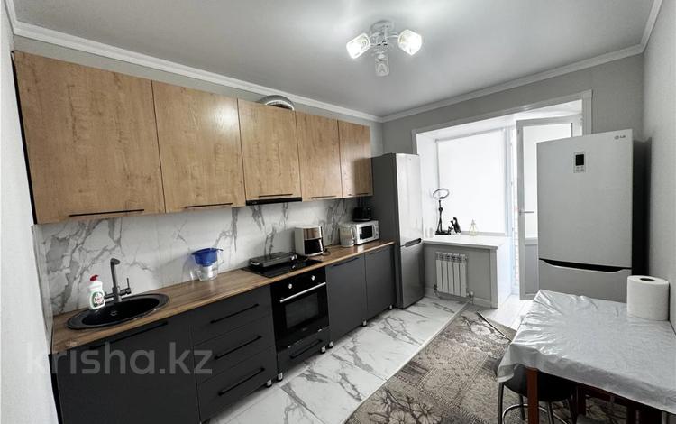 2-комнатная квартира · 56.4 м² · 10/10 этаж, ул. Муканова за 27 млн ₸ в Караганде, Казыбек би р-н — фото 6