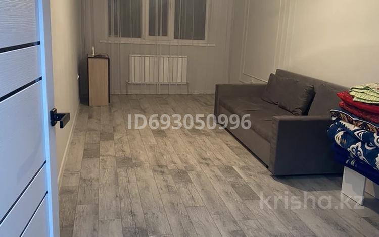 1-комнатная квартира, 40 м², 6/9 этаж помесячно, мкр Шугыла, Райымбек 590/6 — Напротив Апорт за 170 000 〒 в Алматы, Наурызбайский р-н — фото 2