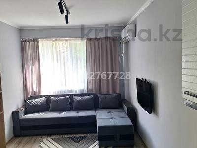 2-комнатная квартира, 40 м², 2/10 этаж посуточно, мкр Аксай-1 11/7 — Азия парка за 15 000 〒 в Алматы, Ауэзовский р-н