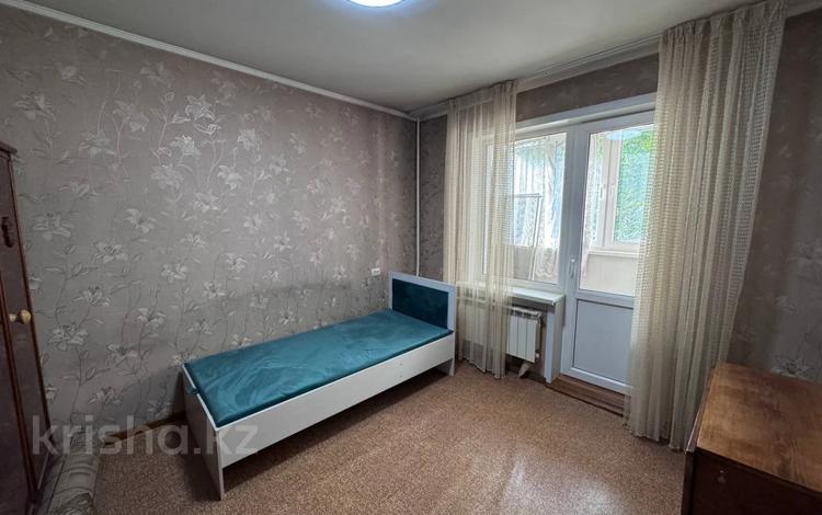 2-комнатная квартира · 52 м² · 3/5 этаж, мкр Аксай-4 за 35 млн ₸ в Алматы, Ауэзовский р-н — фото 2