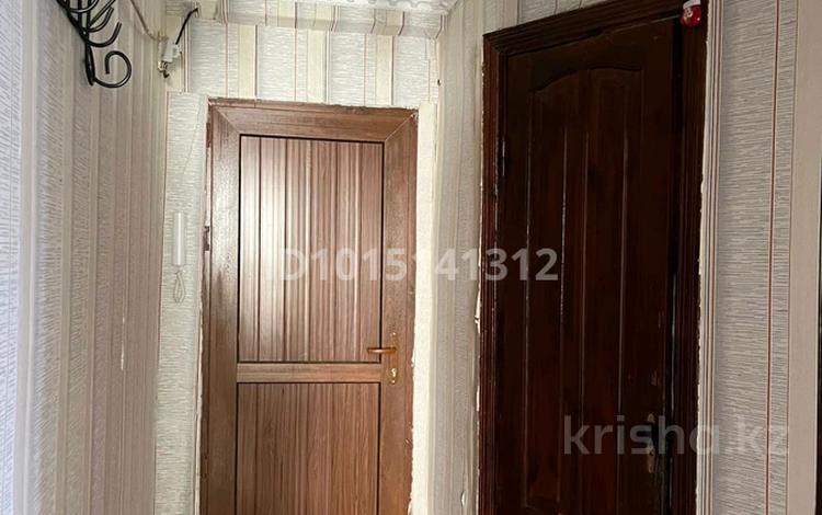 2-комнатная квартира · 36.9 м² · 5/5 этаж, мкрн шугыла 12 за 8 млн ₸ в  — фото 2