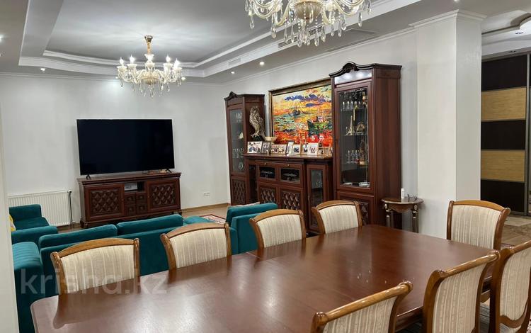 4-комнатная квартира · 160 м² · 7/7 этаж, Кабанбай батыра 51 за 900 000 ₸ в Алматы, Медеуский р-н — фото 2