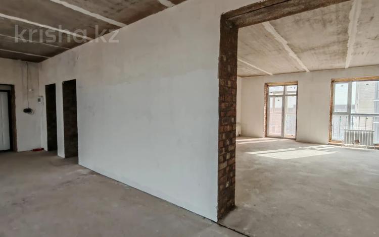 4-комнатная квартира · 141.4 м² · 9/10 этаж, мкр Юго-Восток, Микрорайон Гульдер-1 3а за 58 млн ₸ в Караганде, Казыбек би р-н — фото 2