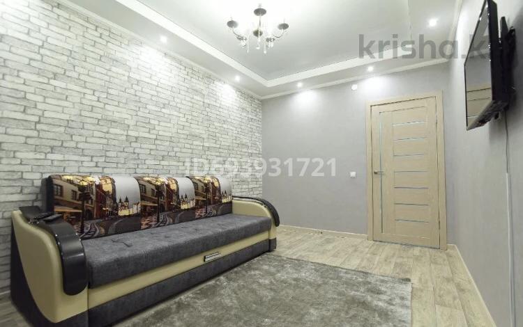 2-комнатная квартира · 45 м² · 1 этаж, Назарбаева 3 за 12 000 ₸ в Усть-Каменогорске, Ульбинский — фото 11