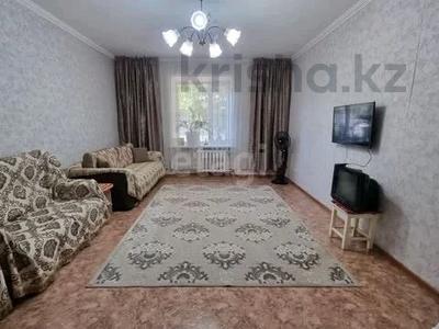 Пәтерлер в Абай обл.: 3-бөлмелі пәтер · 94 м² · 1/2 қабат, рыскулова, бағасы: 15 млн 〒 3-бөлмелі пәтер · 94 м² · 1/2 қабат, рыскулова, бағасы: 15 млн 〒 в Семее