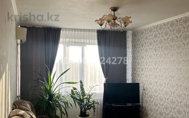 3-комнатная квартира · 64 м² · 8/9 этаж, мкр Строитель 27/1 — Шолохова, Сырым Датова за 17.9 млн 〒 в Уральске — фото 2