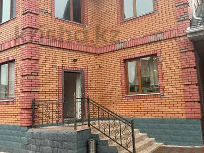 Аренда домов или дач в Алматы: Отдельный дом · 8 комнат · 300 м² · помесячно, мкр Баганашыл, Ул.Баганашыл 114 за 2 млн 〒 Отдельный дом · 8 комнат · 300 м² · помесячно, мкр Баганашыл, Ул.Баганашыл 114 за 2 млн 〒 в Алматы, Бостандыкский р-н