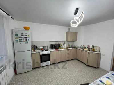 2-комнатная квартира · 81.8 м² · 2/9 этаж, Ладожская 27 за 32 млн 〒 в Павлодаре