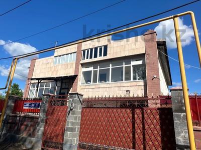 Отдельный дом · 5 комнат · 200 м², мкр Шубар, Халел Досмухамедулы 27 — НАПРОТИВ ЦИРКА за 1 млн 〒 в Астане, Есильский р-н