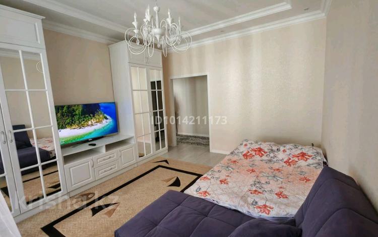1-бөлмелі пәтер · 50 м² · 8/12 қабат, Үркер, Мухамедханова 4а, бағасы: 2 500 ₸ в Астане, Нура р-н — фото 2