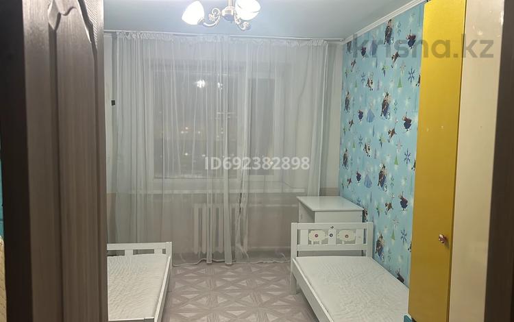 3-комнатная квартира, 80 м², 10/10 этаж помесячно, Кенен Азербаева 6/5