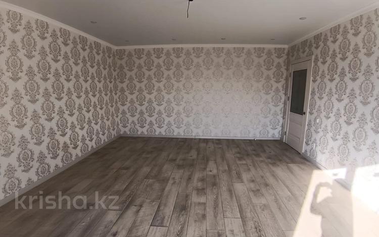 2-бөлмелі пәтер · 90.5 м² · 2/3 қабат, Ихсанова 84, бағасы: 35 млн ₸ в Уральске — фото 2