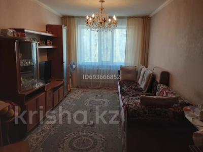 3-комнатная квартира, 65 м², 4/10 этаж, Гагарина 76 — Камзина за 22.5 млн 〒 в Павлодаре