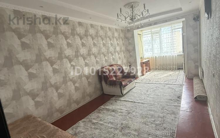 3-комнатная квартира · 72 м² · 4/5 этаж, 15-й мкр 5 — Возле супермаркета Нур за 190 000 ₸ в Актау — фото 2