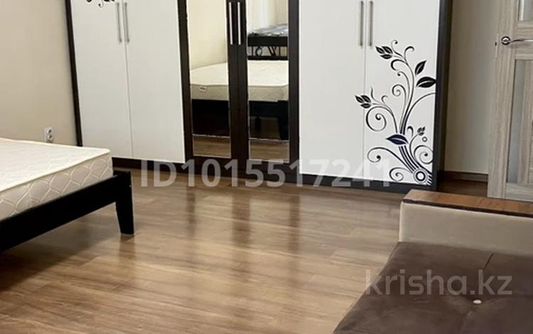 1-бөлмелі пәтер · 42 м² · 4/5 қабат, Жибек жолы 32 — Каирбекова, бағасы: 270 000 ₸ в Алматы, Медеуский р-н — фото 2