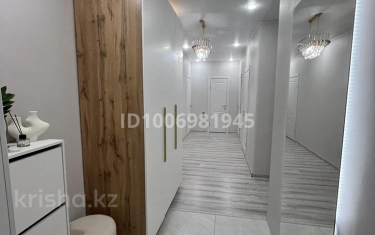 3-комнатная квартира · 82 м² · 2/5 этаж, мкр. Алтын орда 53г/2 — Халил Досмагамбетова за 37 млн ₸ в Актобе — фото 2