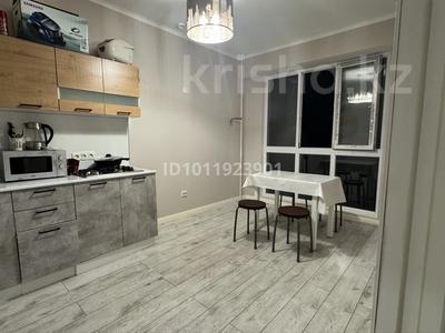1-комнатная квартира · 40 м² · 8/10 этаж, 16-й мкр. 63 за 10 000 ₸ в Актау, 18-й мкр 