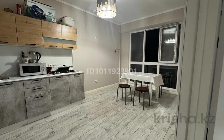 1-комнатная квартира · 40 м² · 8/10 этаж, 16-й мкр. 63 за 10 000 ₸ в Актау, 18-й мкр  — фото 2