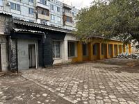 Свободное назначение, офисы, магазины и бутики, склады, общепит, салоны красоты, фитнес и спорт, медцентры и аптеки, образование, развлечения, конференц-залы, кабинеты и рабочие места, студии · 700 м² за 1.8 млн 〒 в Жезказгане