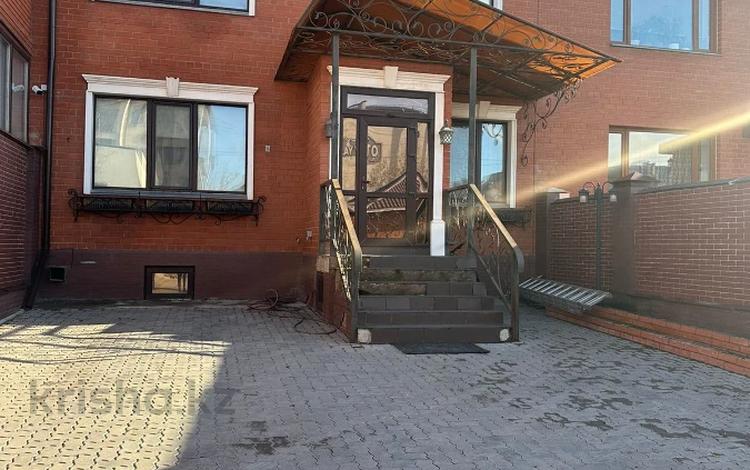 Жеке үй · 6 бөлме · 315.1 м² · 2.59 сот., Муканова 45/58, бағасы: 125 млн ₸ в Караганде, Казыбек би р-н — фото 3