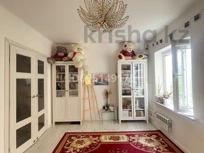 Продажа квартир в Мангистауской обл.: 4-комнатная квартира · 100 м² · 2/5 этаж, 15-й мкр 25 за ~ 29 млн 〒 4-комнатная квартира · 100 м² · 2/5 этаж, 15-й мкр 25 за ~ 29 млн 〒 в Актау