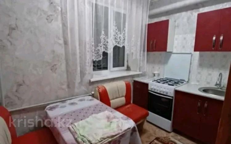 1-комнатная квартира, 30 м², 1/3 этаж помесячно, Сейфуллина 88