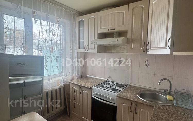 3-бөлмелі пәтер · 45.7 м², Ленинградская, бағасы: 7.3 млн ₸ в Шахтинске — фото 2